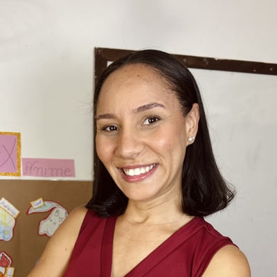 Tia Gabi, auxiliar do CEC