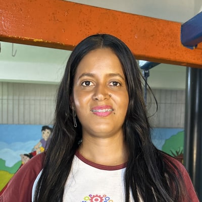 Tia Manu, auxiliar do CEC
